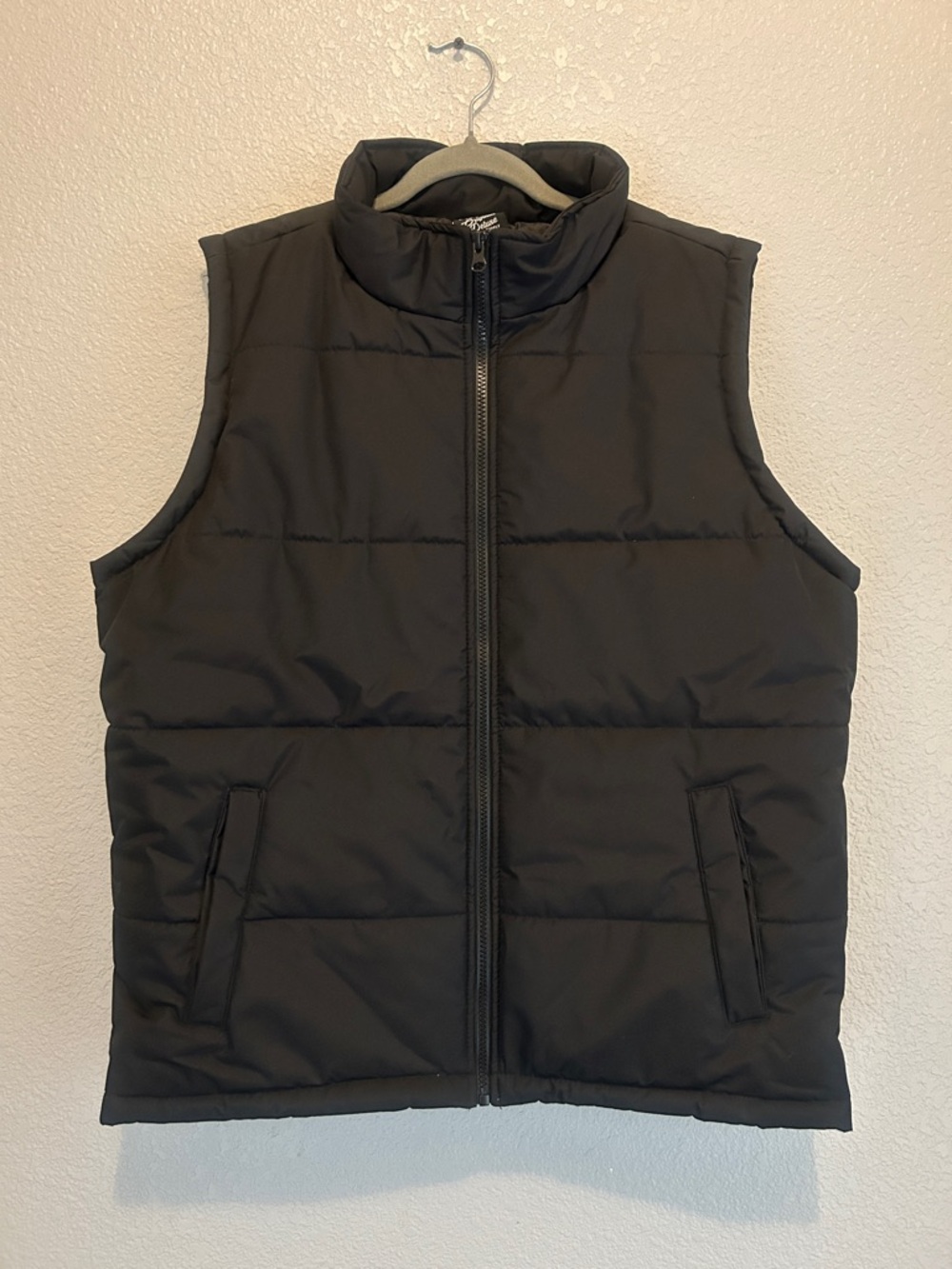 Men's Black Quilted Puffer Vest - Apparel Collection Original Deluxe Supply NWT